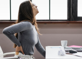 Back Pain in Mumbai’s Desk Job Generation – A Physiotherapist’s Advice